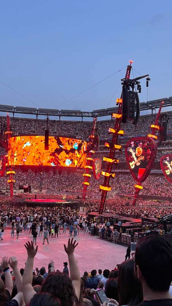 MetLife Stadium, section: 106, row: 23, seat: 2