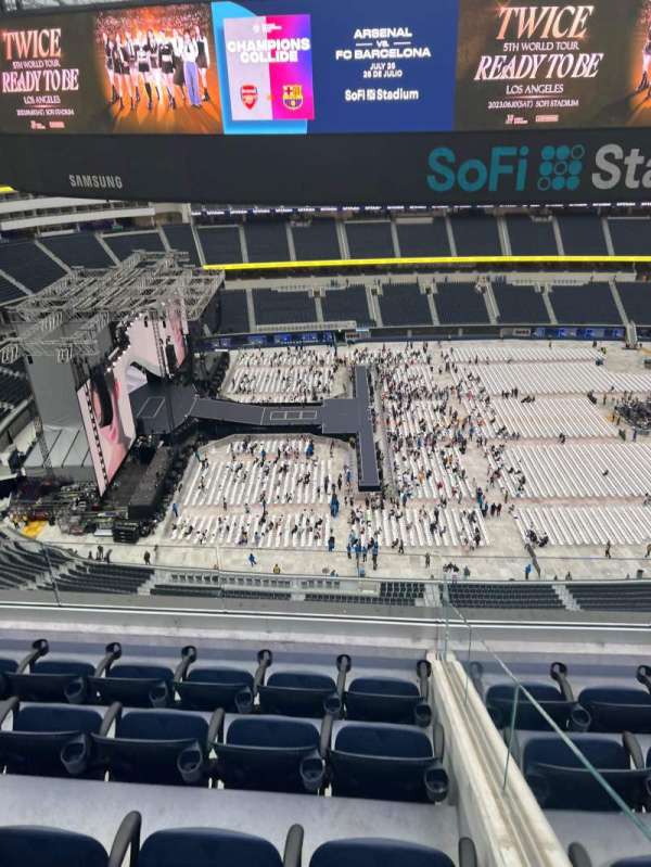 Sofi Stadium, section: 412, row: 5, seat: 1