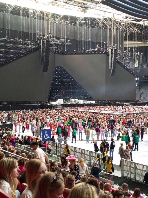 Johan Cruijff ArenA, section: 104, row: 11, seat: 103