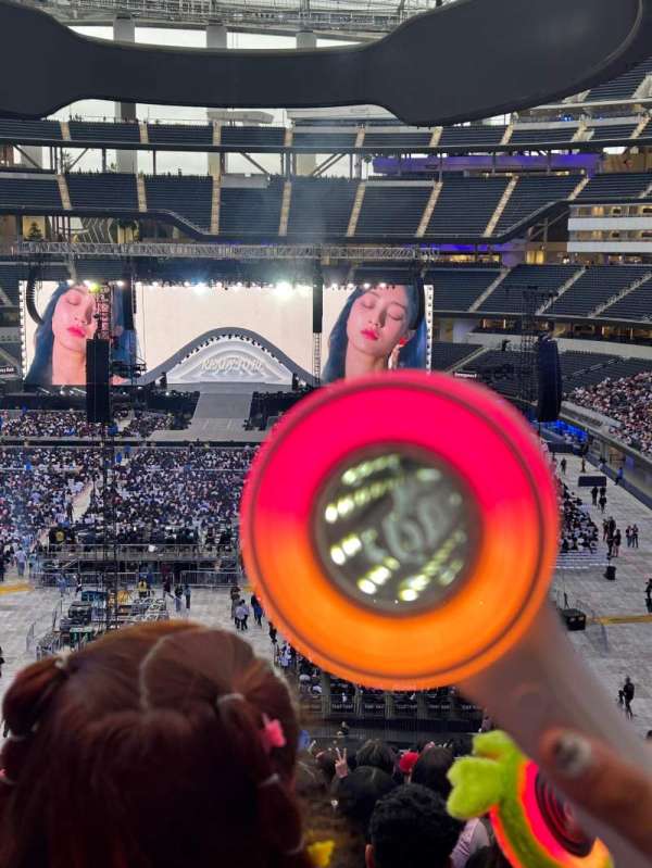 SoFi Stadium, section: 233, row: 25, seat: 4