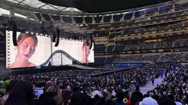 SoFi Stadium, section: VIP112, row: 9, seat: 12