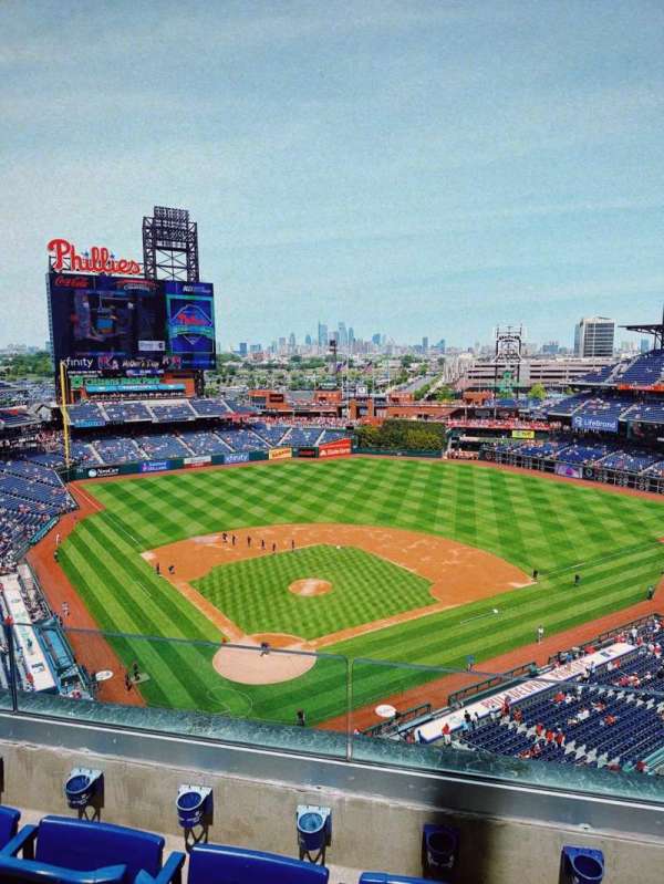 Citizens Bank Park, section: 419, row: 3, seat: 10