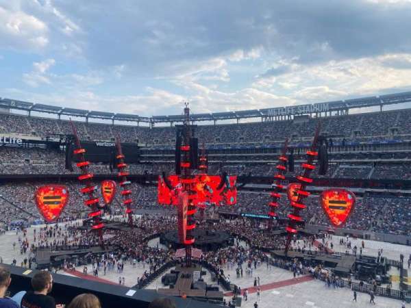 MetLife Stadium, section: 210, row: 5, seat: 2
