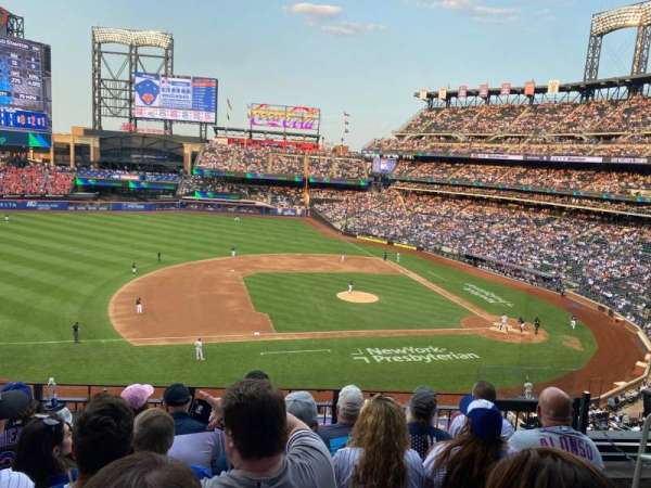 Citi Field, section: 327, row: 5, seat: 16