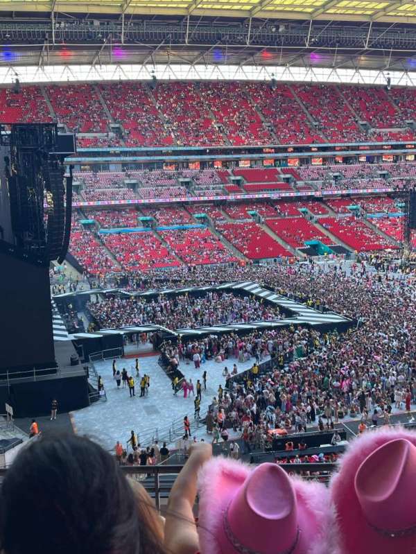 Wembley Stadium, section: 231, row: 12, seat: 118