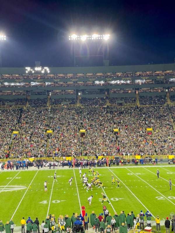 Lambeau Field, section: 122, row: 40, seat: 11