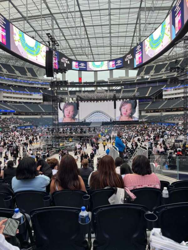SoFi Stadium, section: 122, row: 9, seat: 6