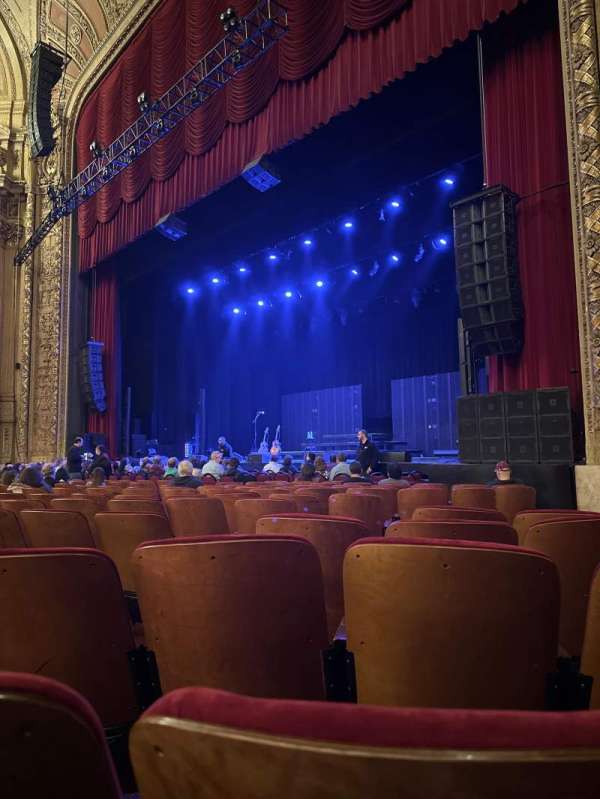 Chicago Theatre, section: MNFL2R, row: MM, seat: 210