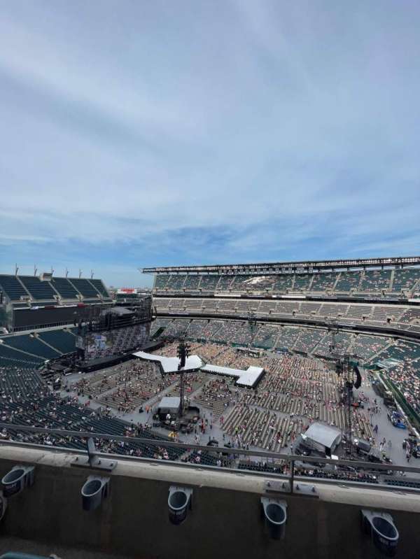 Lincoln Financial Field, section: 204, row: 6, seat: 13