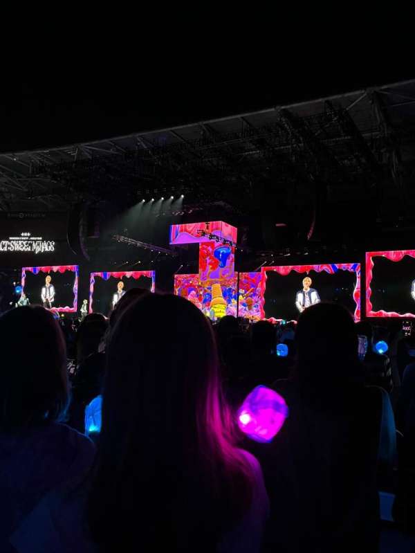 BMO Stadium, section: Floor B1, row: 9, seat: 18