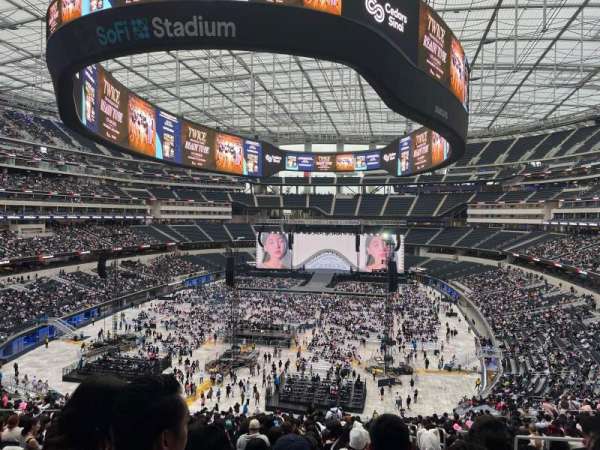 SoFi Stadium, section: 234, row: 29, seat: 4