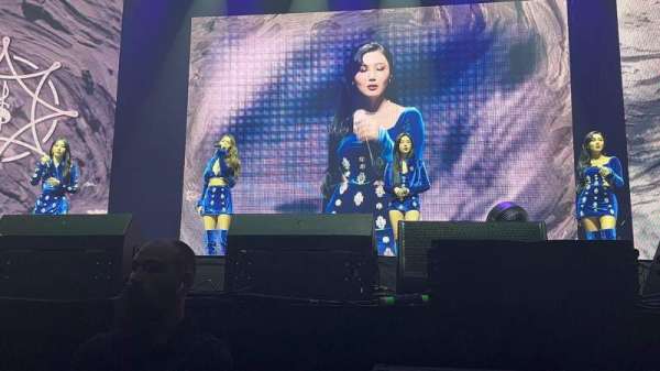 State Farm Arena, section: Floor 2, row: A, seat: 6