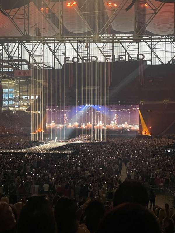 Ford Field, section: 118, row: 21, seat: 20