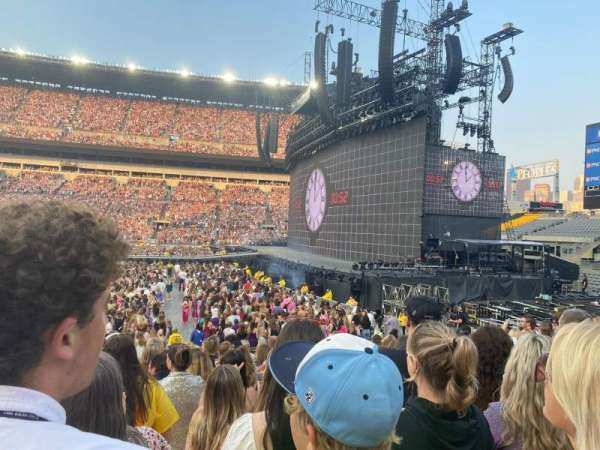 Acrisure Stadium, section: 137, row: M, seat: 22
