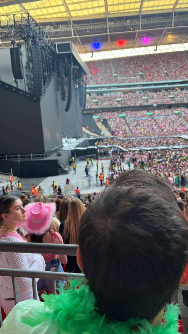Wembley Stadium, section: 127, row: 32, seat: 139