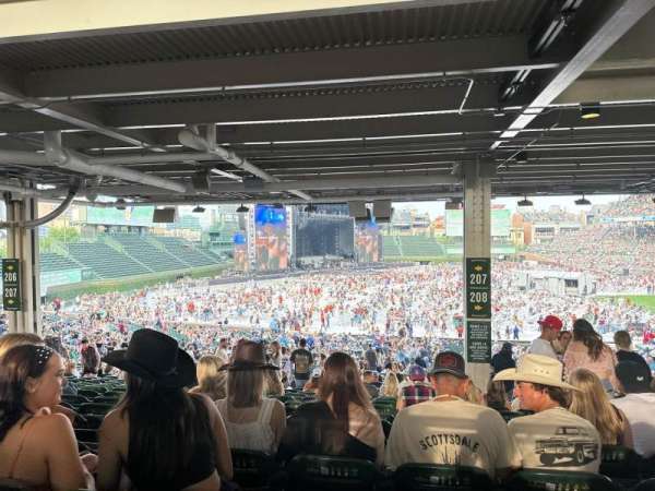 Wrigley Field, section: 207, row: 19, seat: 19