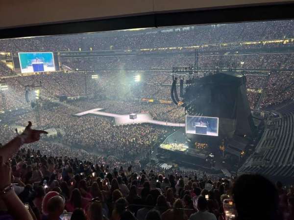 U.S. Bank Stadium, section: 205, row: LG6, seat: 5