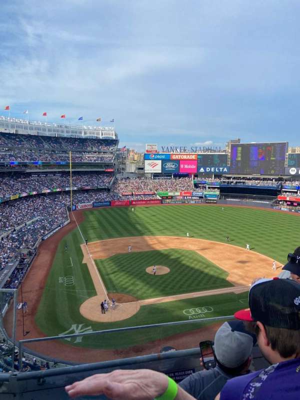 Yankee Stadium, section: 318, row: 3, seat: 16