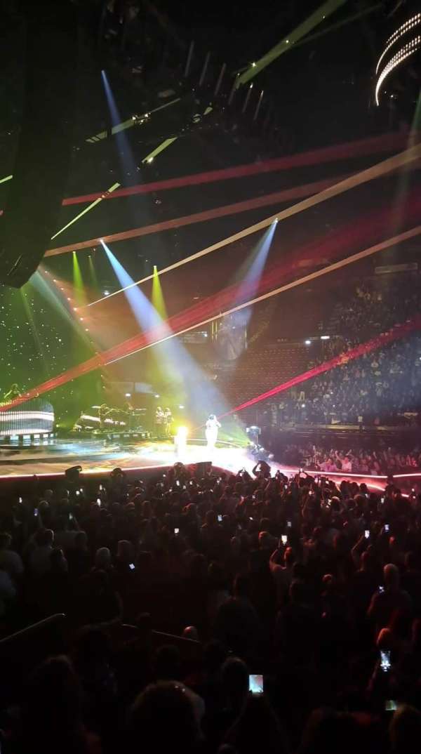 Unipol Forum, section: B6, row: 1, seat: 11