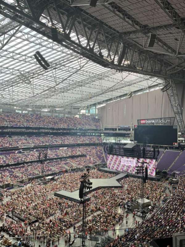 U.S. Bank Stadium, section: 320, row: C, seat: 7