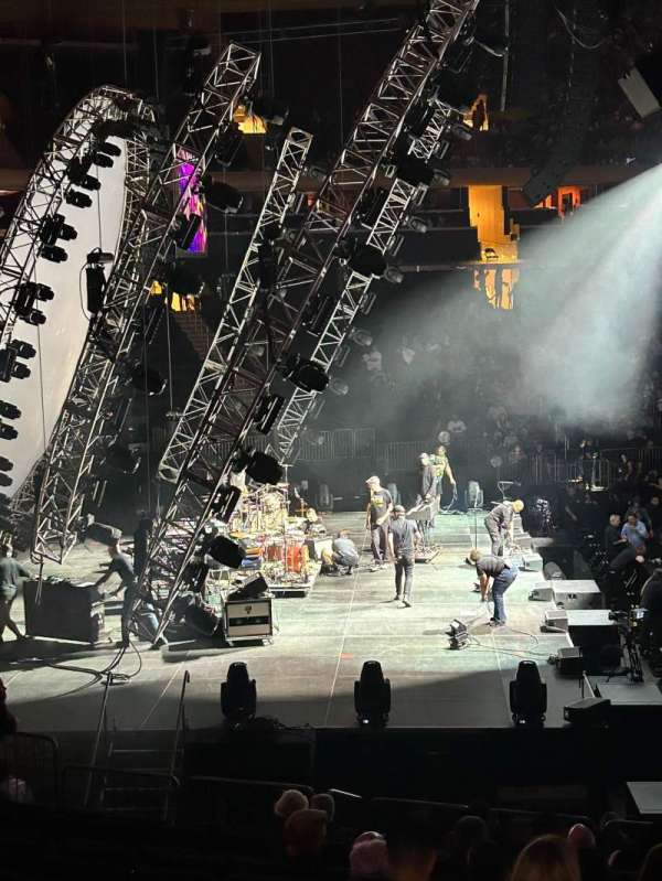 Madison Square Garden, section: 115, row: 16, seat: 18
