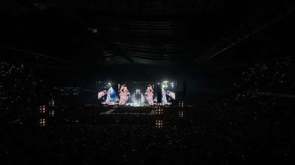 Johan Cruijff ArenA, section: 427, row: 5, seat: 188