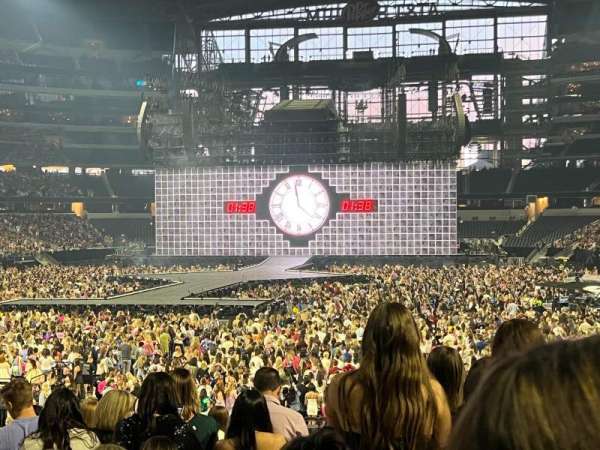 AT&T Stadium, section: 121, row: 18, seat: 19