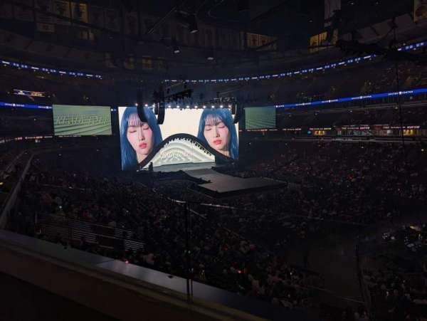 United Center, section: 213, row: 1, seat: 10