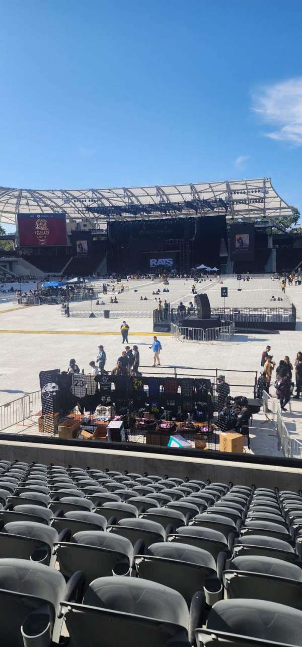 BMO Stadium, section: 120, row: M, seat: 4