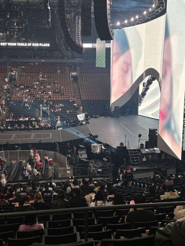 Scotiabank Arena, section: 118, row: 27, seat: 6
