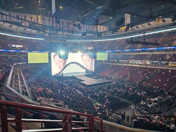 United Center, section: 213, row: 7, seat: 5