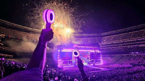 MetLife Stadium, section: 135, row: 27, seat: 17