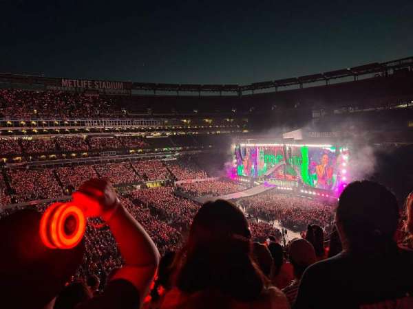 MetLife Stadium, section: 216, row: 10, seat: 13