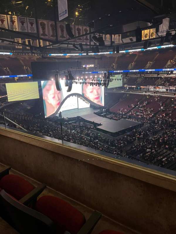 United Center, section: 314, row: 2, seat: 15