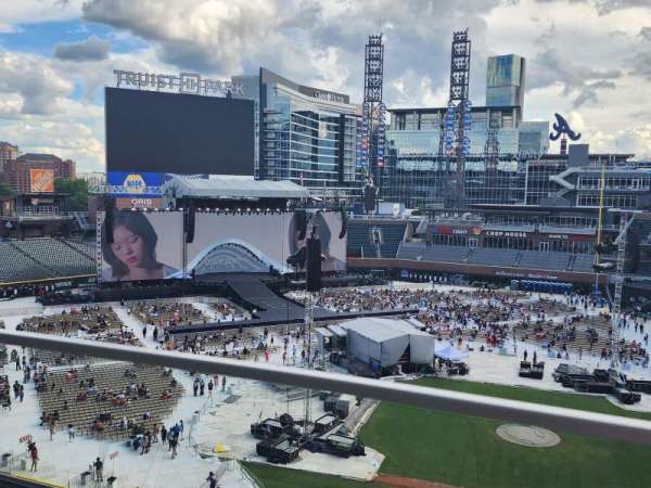 Truist Park, section: 330, row: 1, seat: 20