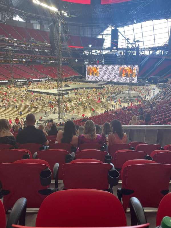 Mercedes-Benz Stadium, section: 116, row: 32, seat: 8