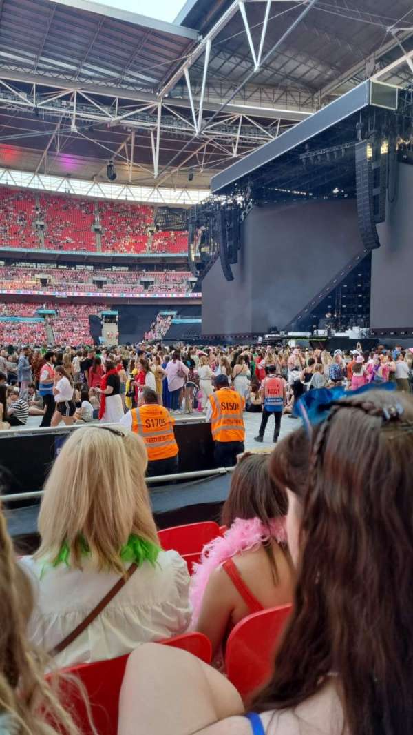 Wembley Stadium, section: 142, row: 6