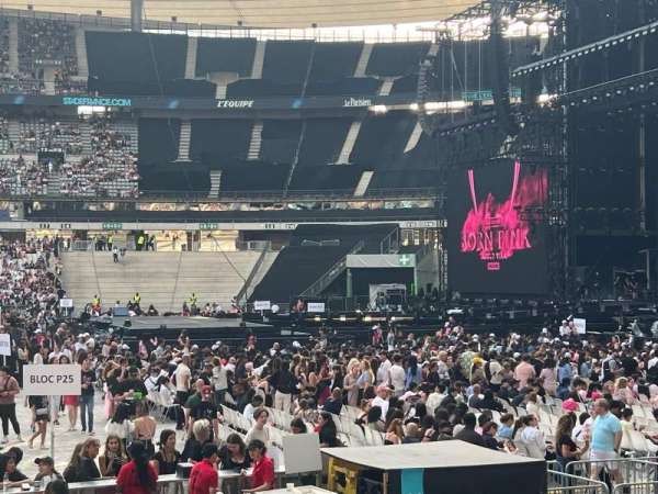 Stade de France, section: H1, row: 11, seat: 8