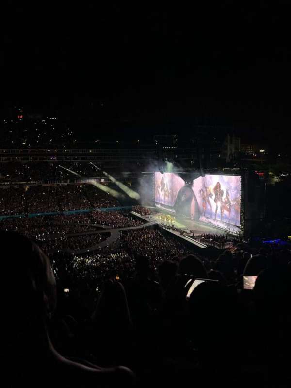 Nissan Stadium, section: 212, row: R, seat: 18