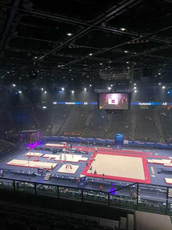 Accor Arena, section: Balcon E, row: 8