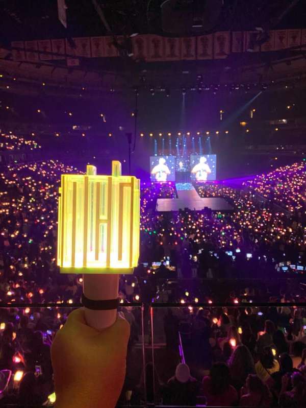 United Center, section: 209, row: 1, seat: 16