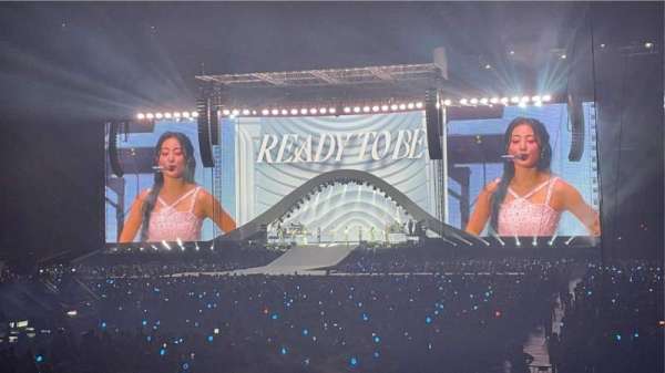 MetLife Stadium, section: 123, row: 13, seat: 8