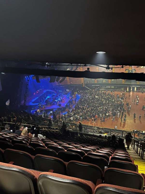 Kia Forum, section: 226, row: 27, seat: 16
