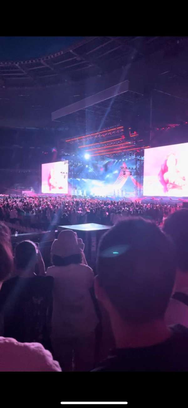 Stade de France, section: H1, row: 06, seat: 107