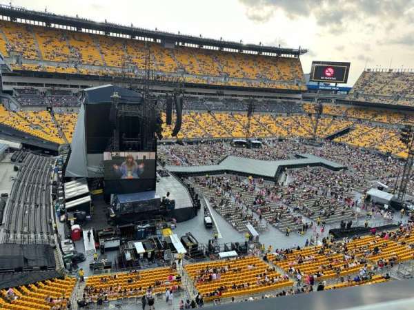 Photo by TillyOs at Acrisure Stadium