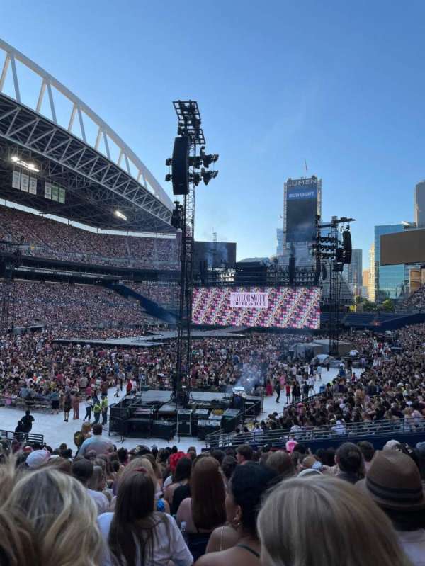 Lumen Field, section: 117, row: W, seat: 13