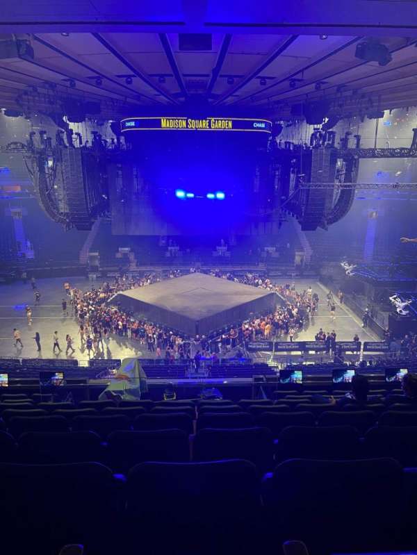 Madison Square Garden, section: 211, row: 9, seat: 9
