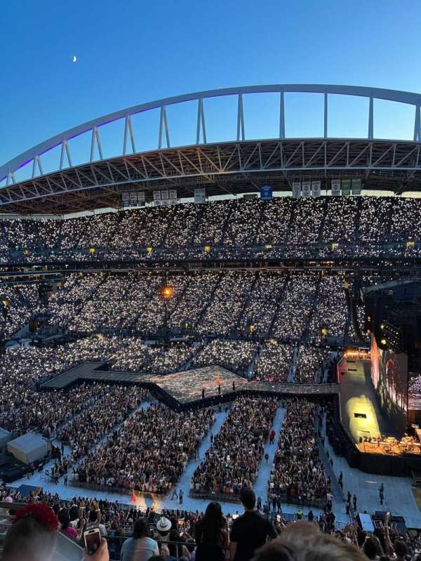 Lumen Field, section: 306, row: I, seat: 19