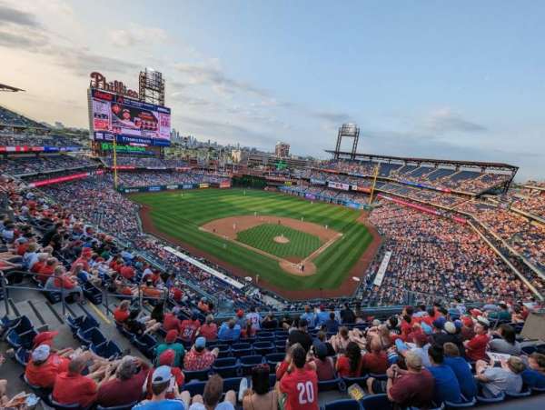 Citizens Bank Park, section: 422, row: 1, seat: 17