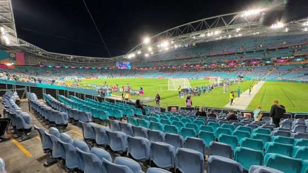 Accor Stadium, section: 136, row: 14, seat: 62